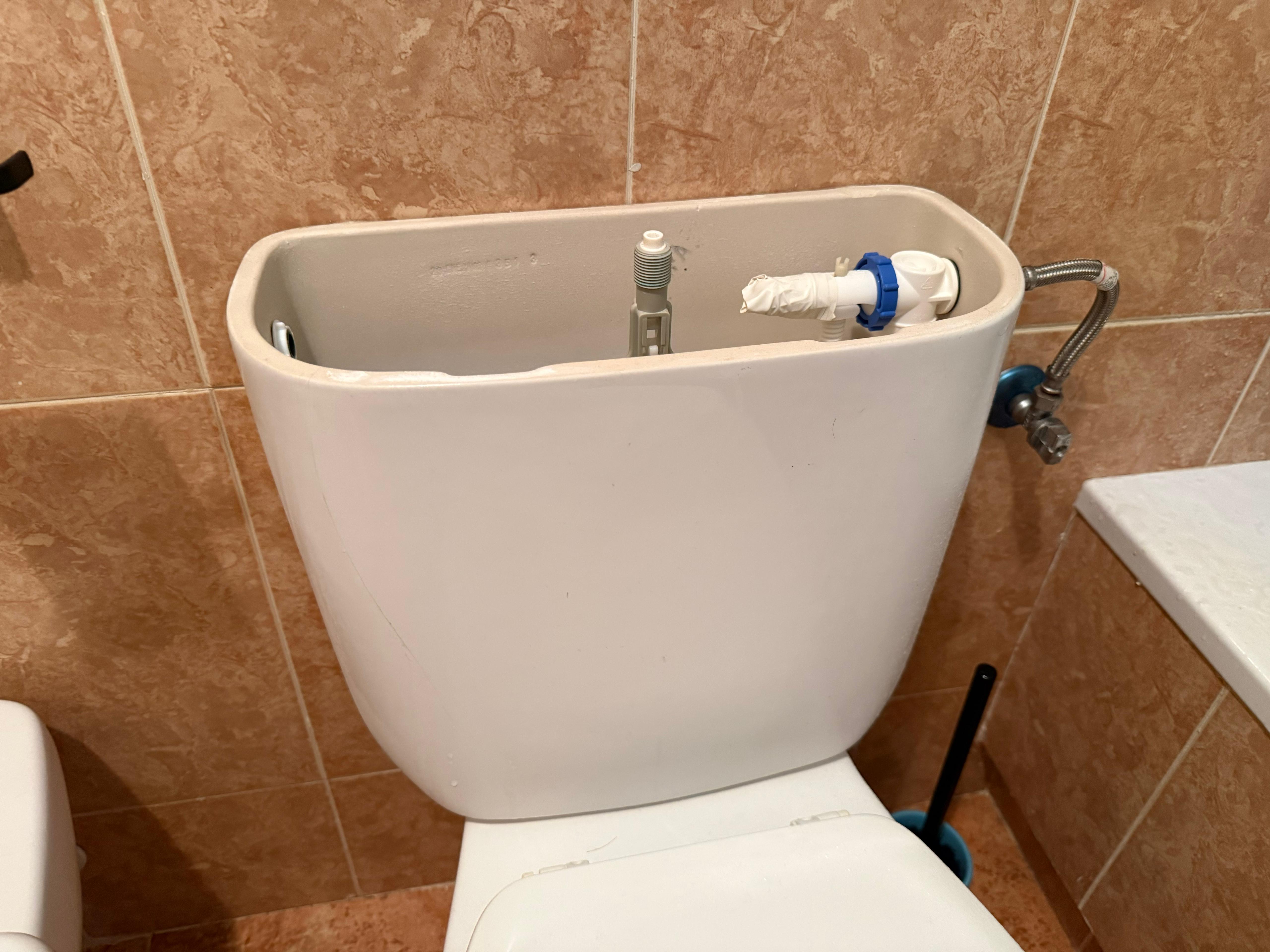 Reparación de cisterna en Torrevieja